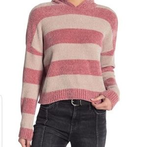 NWT Romeo + Juliet Couture Cropped Chenille Sweater